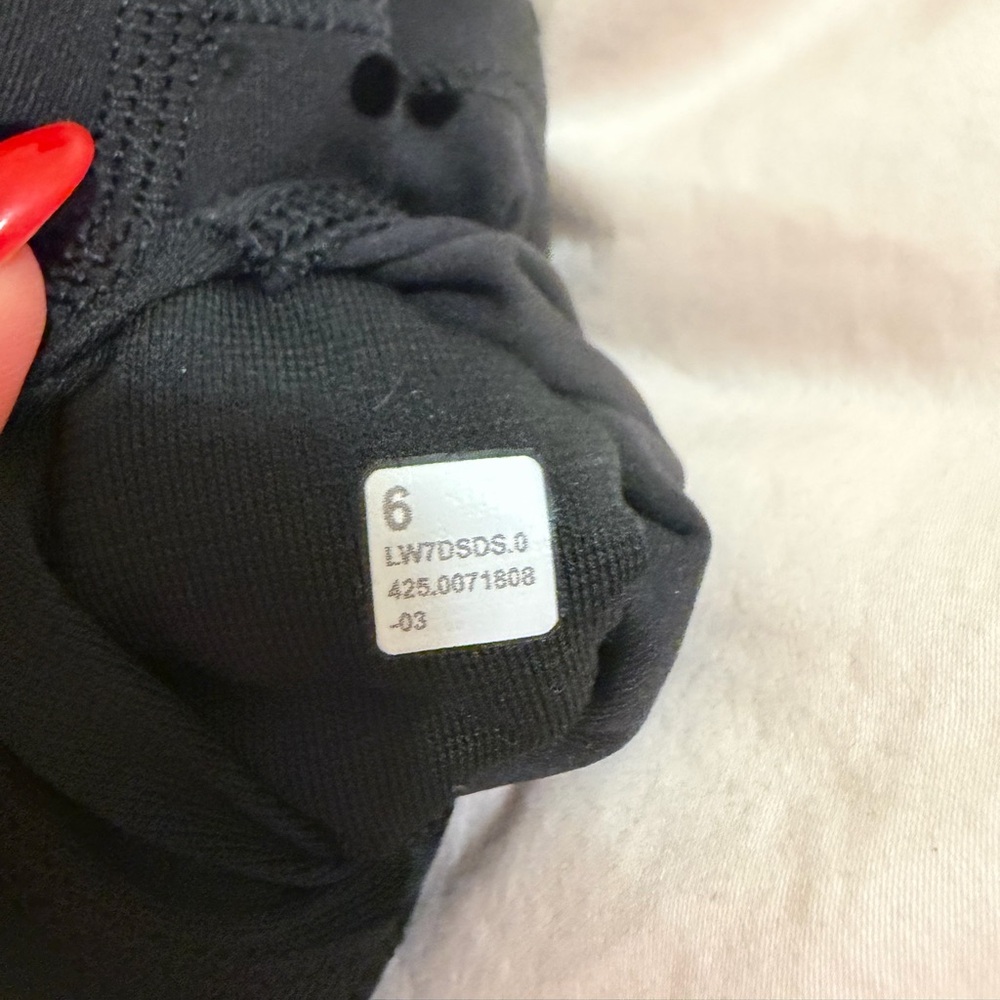 Lululemon Flocked Polka Dot Set – Flow Y Bra + Align HR Shorts (Hemmed 5”)|Black - Picture 8 of 10
